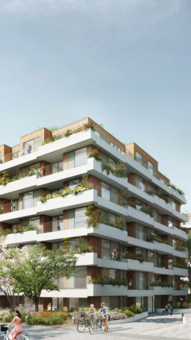 Modernes Wohnhaus mit mehreren Etagen und viel Grün auf den Balkonen.